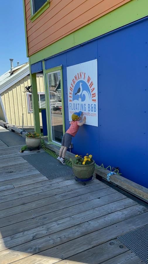 A Float Home B&B In Fisherman'S Wharf Victoria Exterior photo