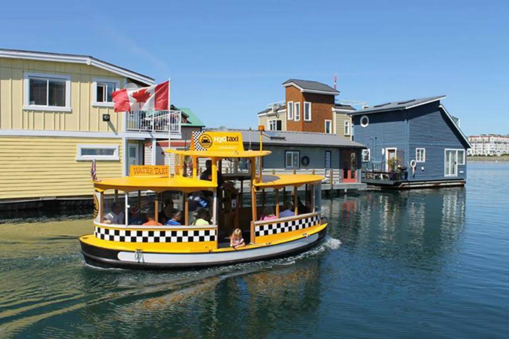 A Float Home B&B In Fisherman'S Wharf Victoria Exterior photo