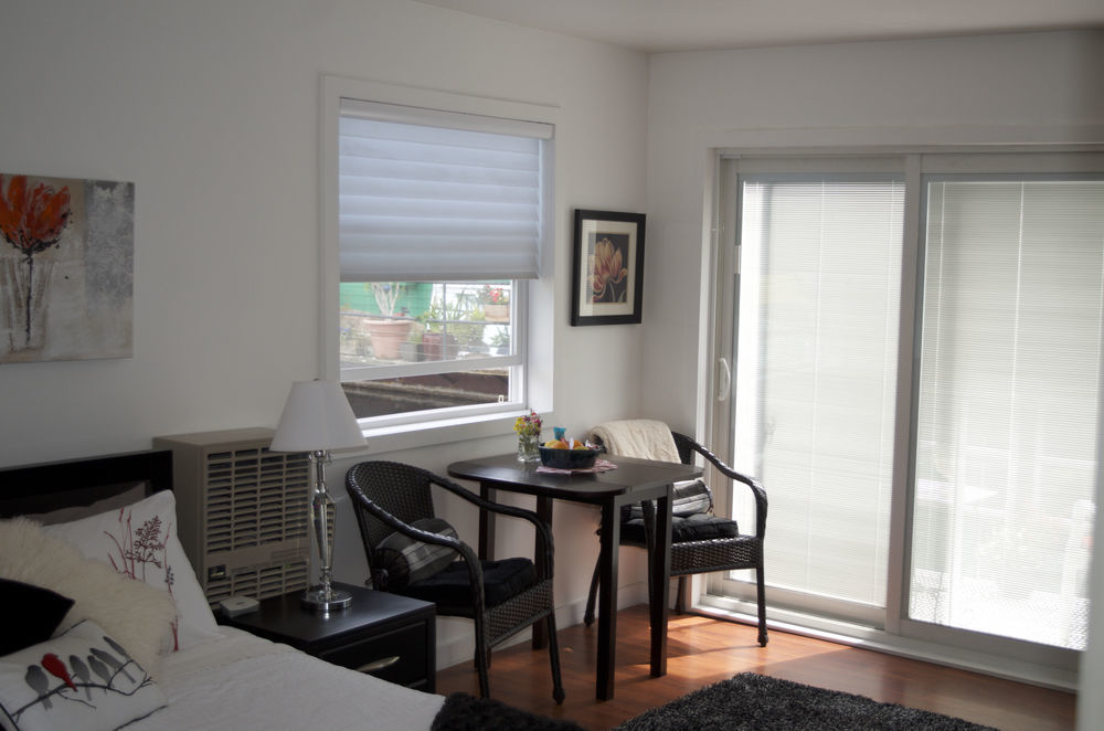 A Float Home B&B In Fisherman'S Wharf Victoria Exterior photo