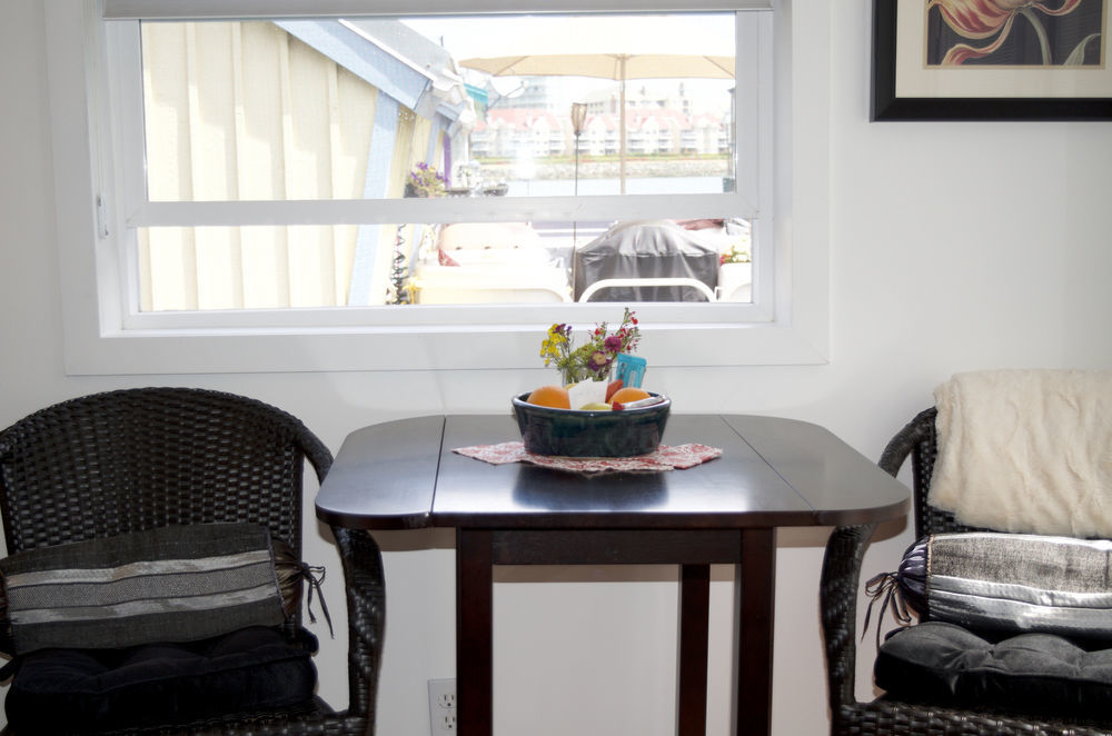 A Float Home B&B In Fisherman'S Wharf Victoria Exterior photo