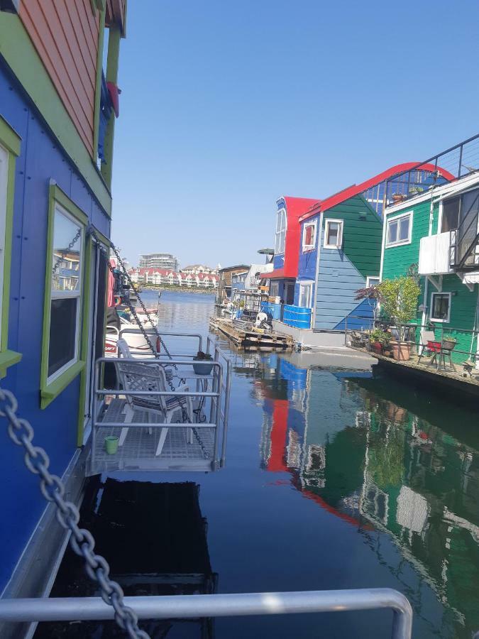 A Float Home B&B In Fisherman'S Wharf Victoria Exterior photo