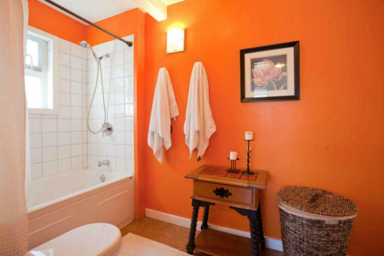 A Float Home B&B In Fisherman'S Wharf Victoria Exterior photo
